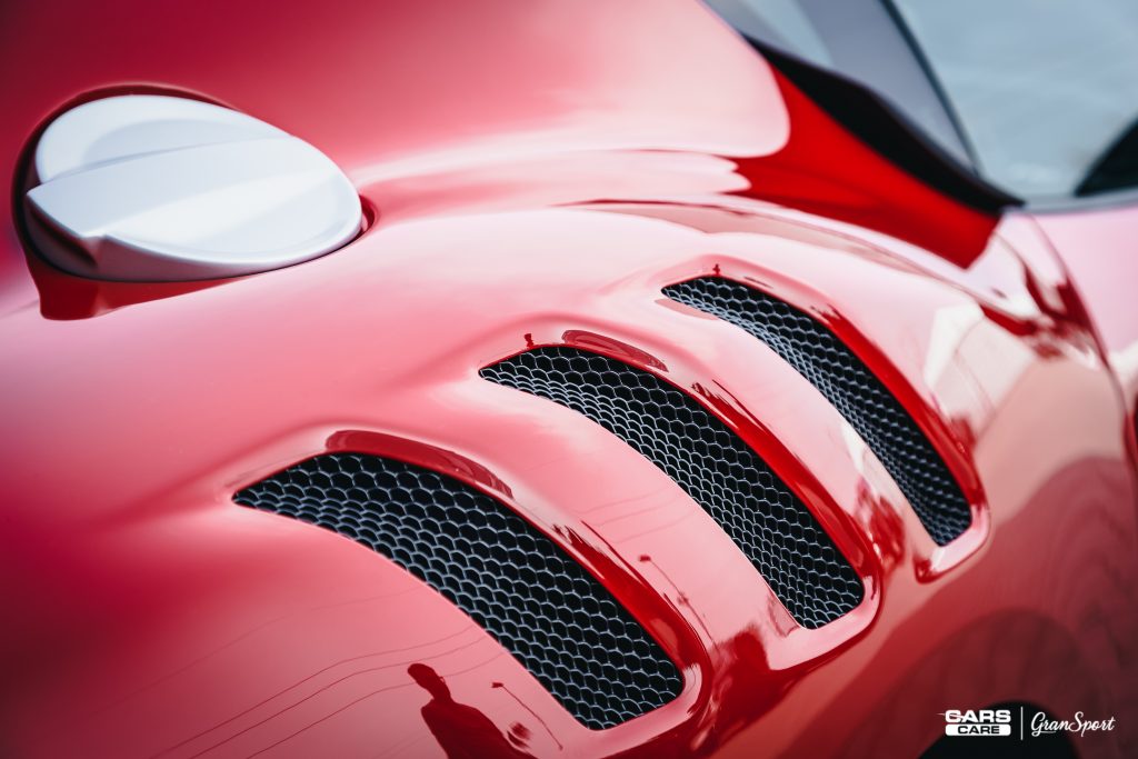 Ferrari F12tdf - detailingowe mycie auta - carscare.pl