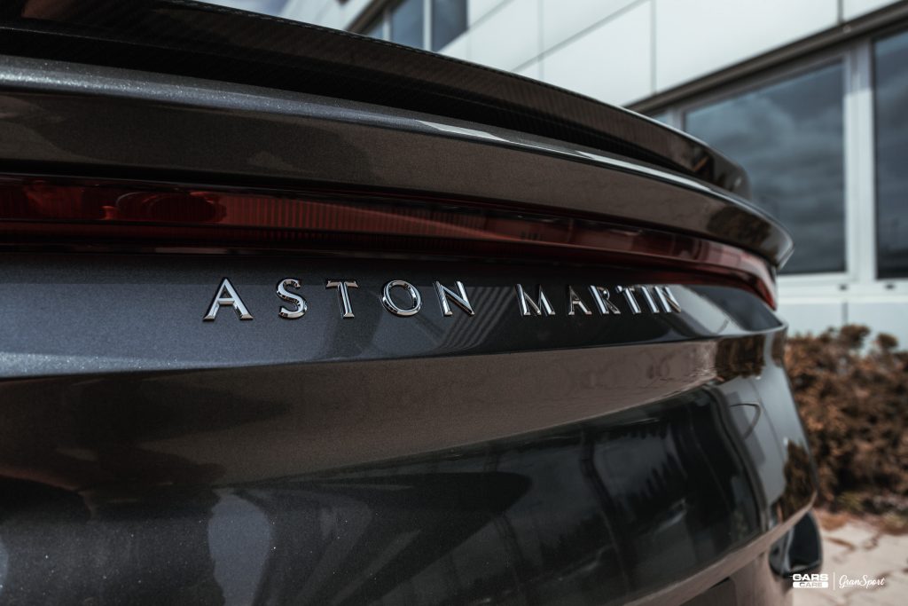 Aston Martin DBS - Zabezpieczenie auta bezbarwną folią ochronną - carscare.pl