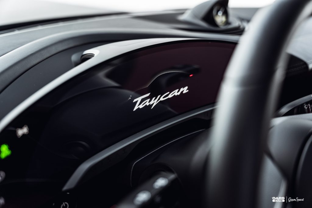 Porsche Taycan Turbo S - Zabezpieczenie auta bezbarwną folią ochronną - carscare.pl