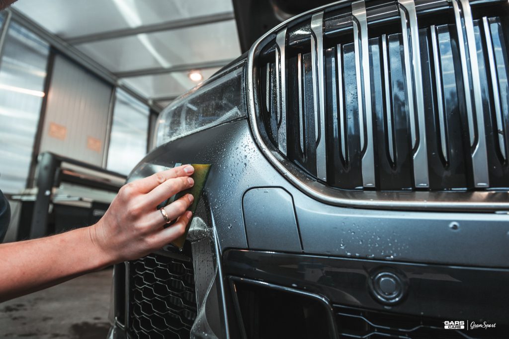 BMW M760Li - Zabezpieczenie auta bezbarwną folią ochronną - carscare.pl