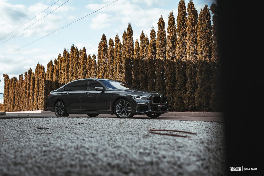 BMW M760Li - Zabezpieczenie auta bezbarwną folią ochronną - carscare.pl