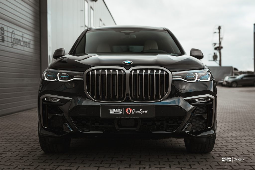 BMW X7 M50i - Zabezpieczenie auta bezbarwną folią ochronną - carscare.pl
