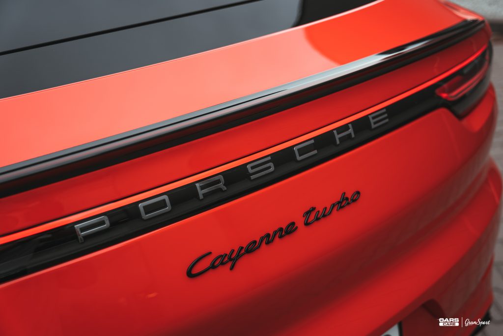 Porsche Cayenne Turbo Coupe - Zabezpieczenie auta bezbarwną folią ochronną - carscare.pl