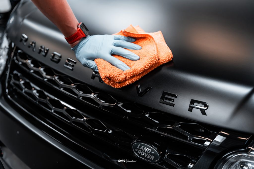 Range Rover Sport - Zabezpieczenie auta bezbarwną folią ochronną - carscare.pl