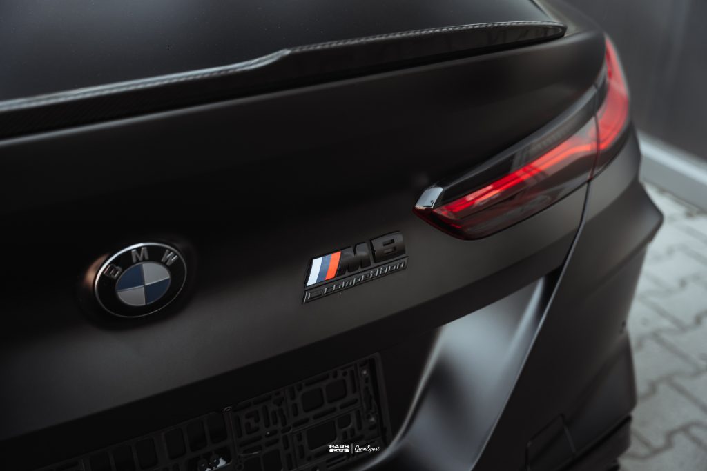 BMW M8 - Zabezpieczenie auta bezbarwną folią ochronną - carscare.pl