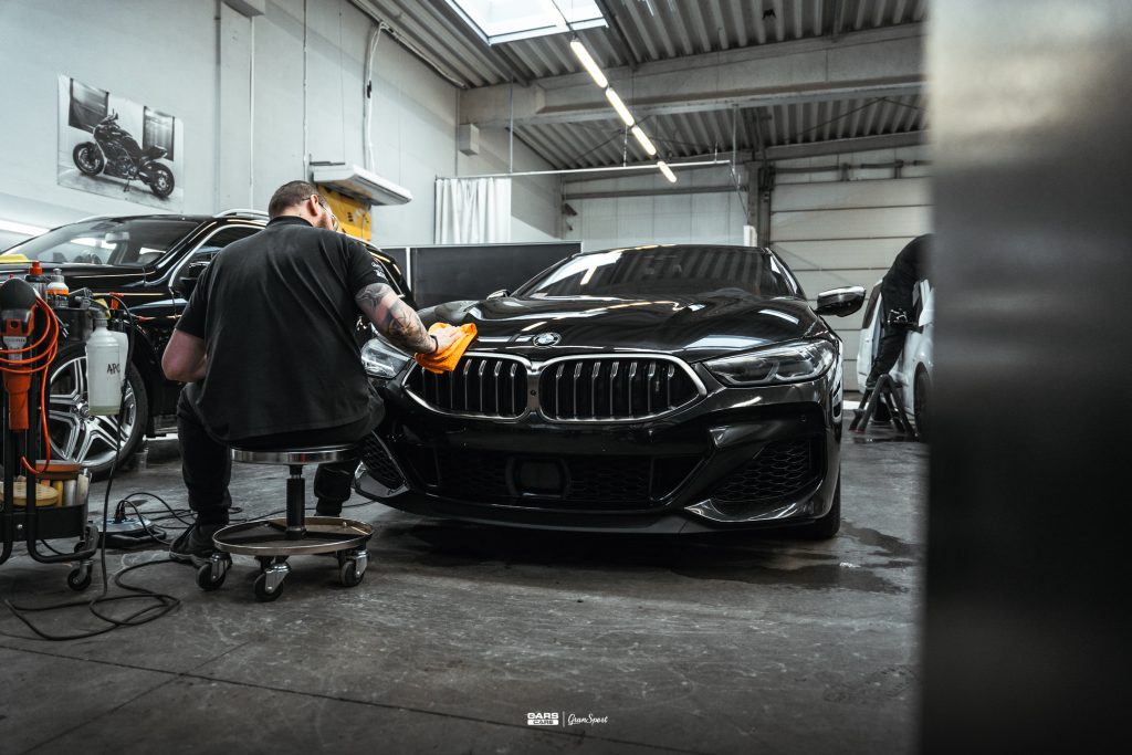 BMW M850i GranCoupe - Zabezpieczenie auta bezbarwną folią ochronną - carscare.pl