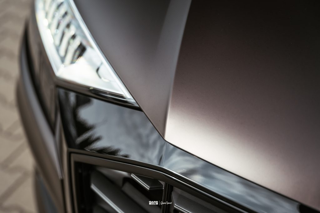 Audi Q8 - Zabezpieczenie auta bezbarwną folią ochronną - carscare.pl
