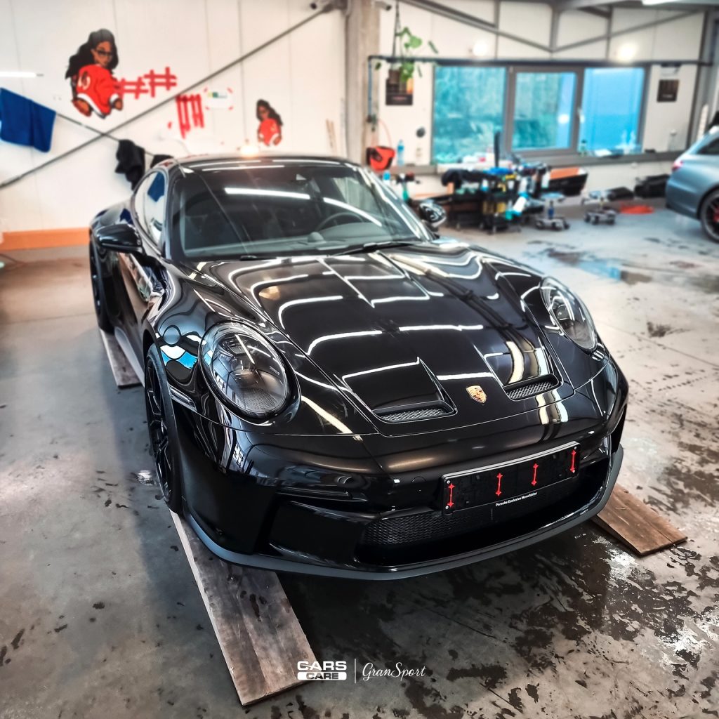 Porsche 911 GT3 Touring - Zabezpieczenie auta bezbarwną folią ochronną - carscare.pl