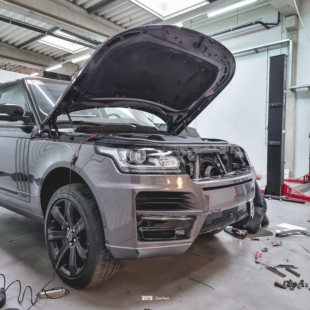 Range Rover SVA Startech - Zabezpieczenie auta bezbarwną folią ochronną - carscare.pl
