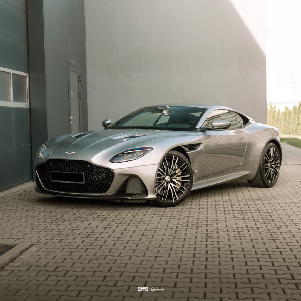 Aston Martin DBS Superleggera - Zabezpieczenie auta bezbarwną folią ochronną - carscare.pl