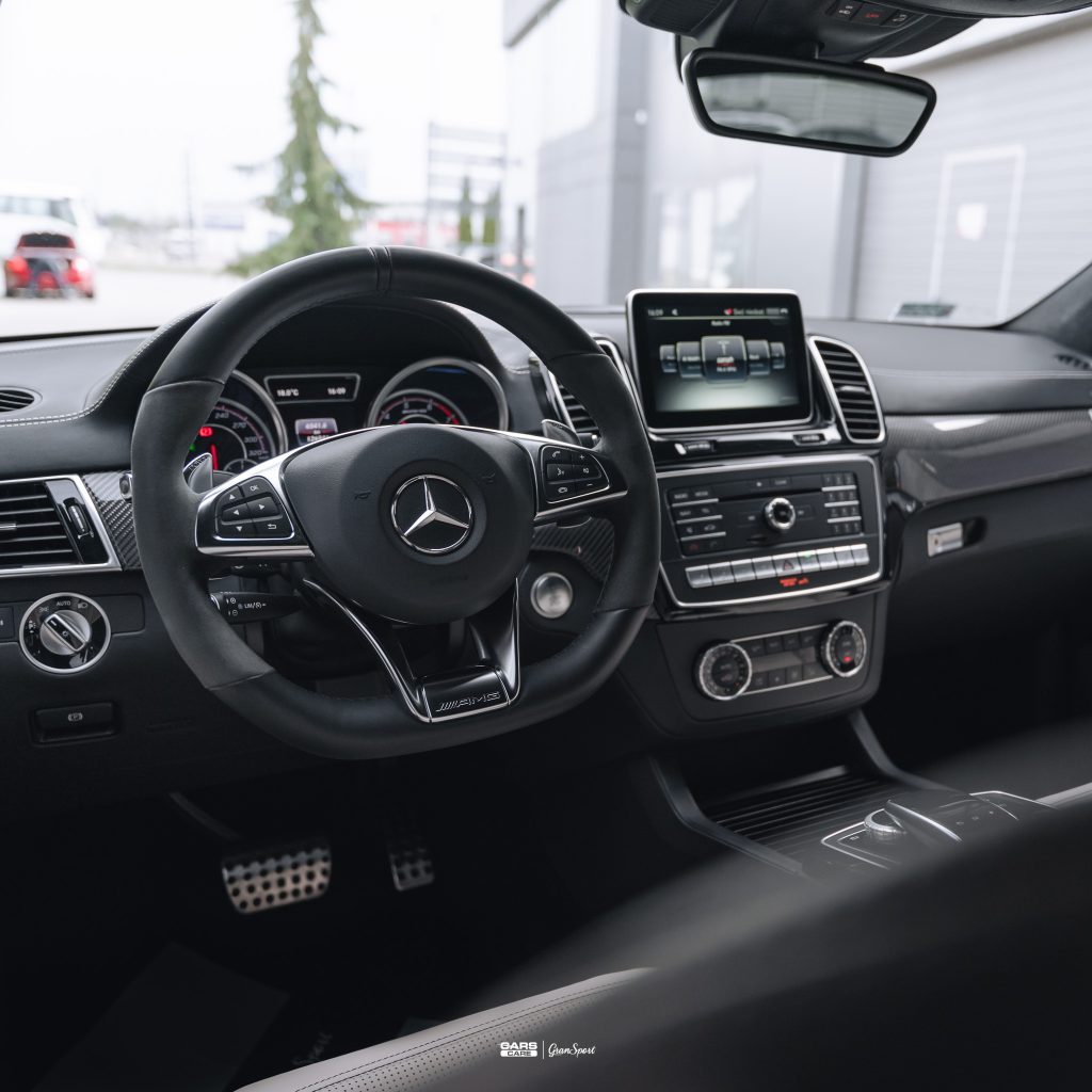 Mercedes-Benz GLE 63 AMG Coupe - Zmiana koloru auta folią - carscare.pl
