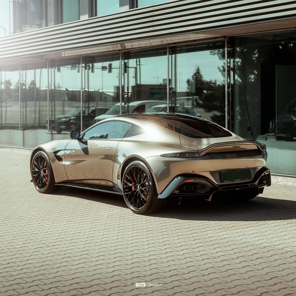 Aston Martin Vantage - Zabezpieczenie auta bezbarwną folią ochronną - carscare.pl